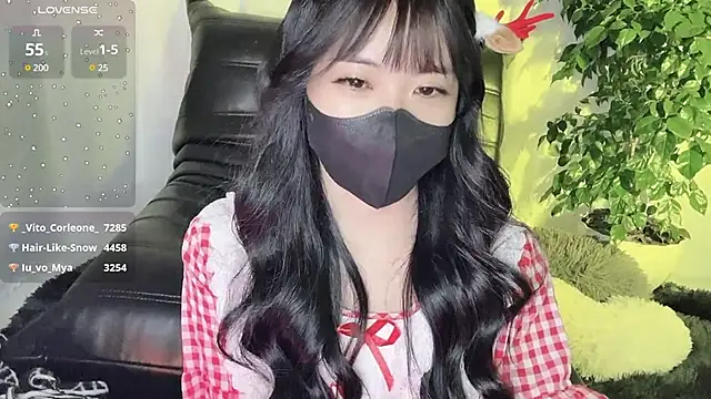 Mya Lee online show from December 24, 2024, 7:44 pm