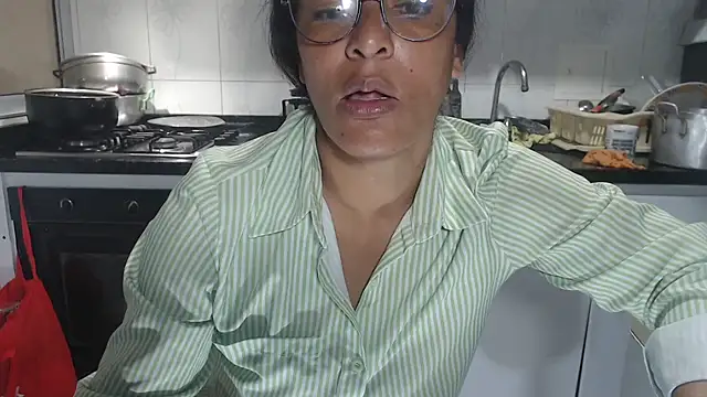 kateleyagrey online show from October 21, 2025, 7:02 pm