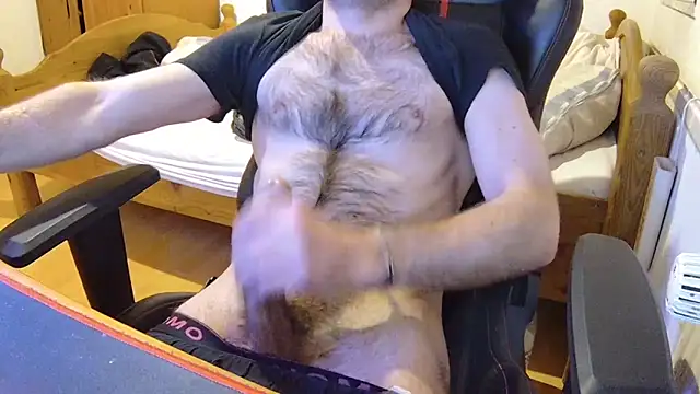 KmlBI26 online show from April 8, 2026, 11:06 pm