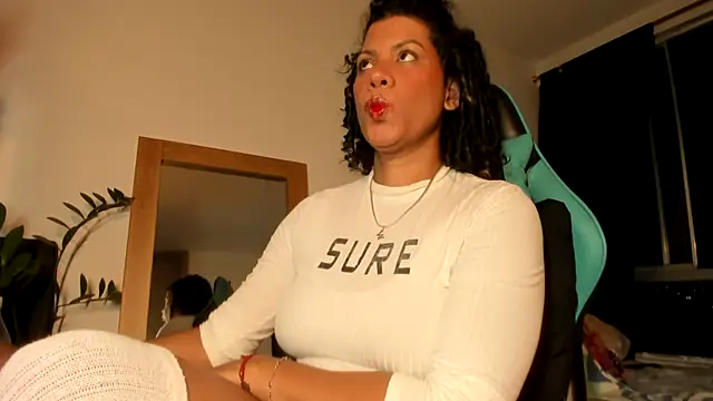 Hot Brunette34 online show from March 23, 2025, 2:37 am