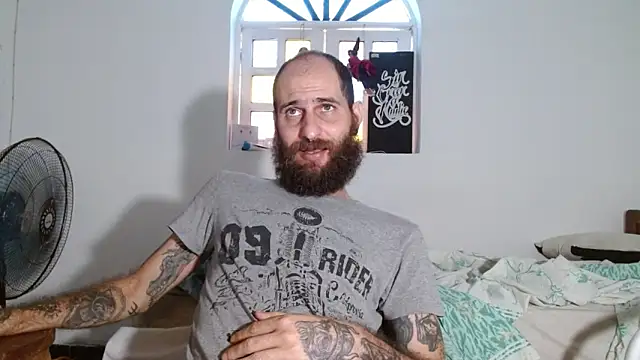 Tatted21xxx online show from October 15, 2025, 5:43 pm