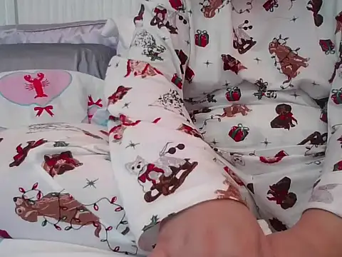 RealLittleRedRidingHood online show from November 12, 2025, 1:59 pm