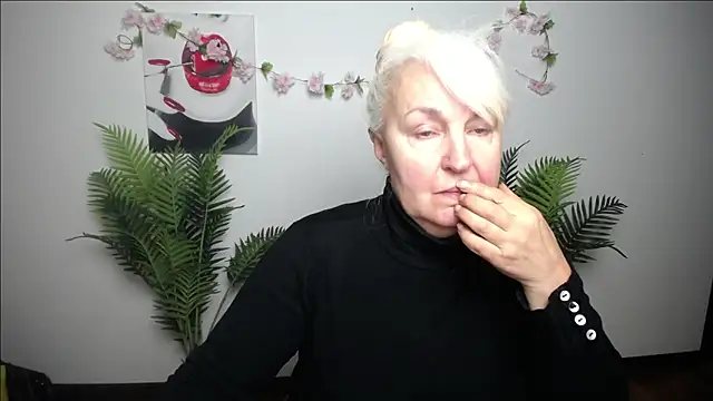 BlondyLeeBest online show from February 7, 2026, 7:33 pm