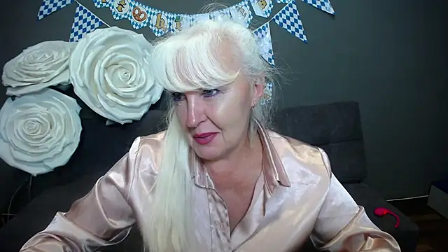 BlondyLeeBest online show from October 3, 2025, 6:31 pm