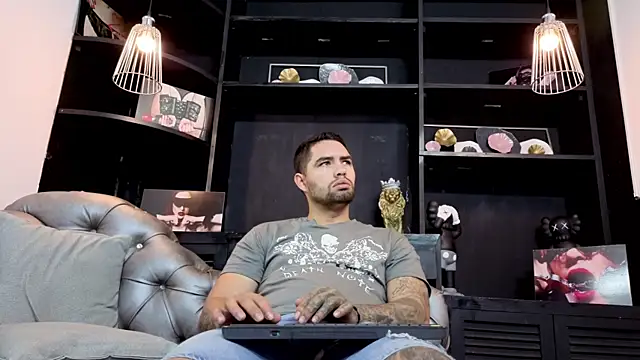 matteosantos online show from October 31, 2025, 11:07 am