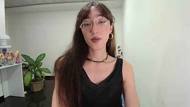 NicoleCortez online show from February 20, 2025, 7:12 am