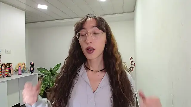 NicoleCortez online show from March 18, 2025, 4:40 am