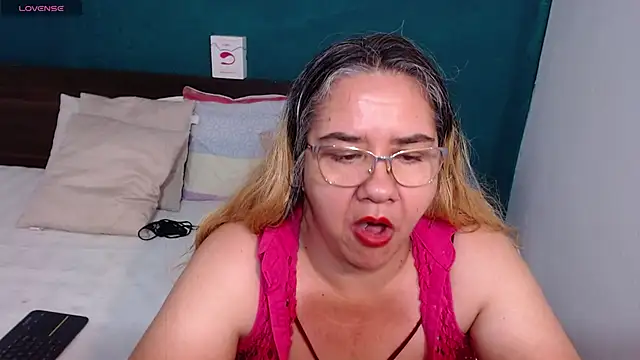 scaelettdubois online show from February 25, 2025, 2:25 am