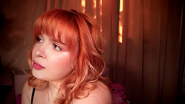 MayaAkashova online show from October 5, 2025, 1:35 pm