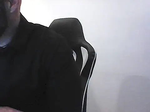 Snapshot of Kalel17073 chatting on June 15, 2026, 5:45 pm Kalel17073 online show from June 15, 2026, 5:45 pm