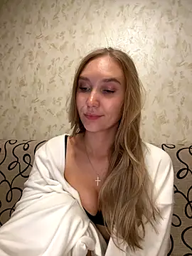 MariaTull online show from October 9, 2025, 8:20 pm