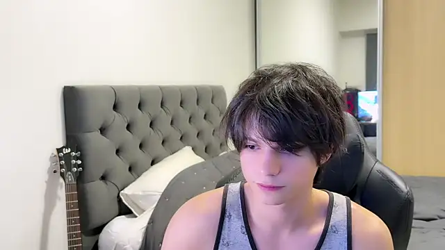 SasukeUhchiaa online show from December 17, 2024, 2:55 am