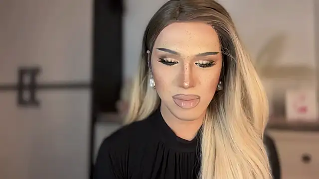 Ts glamxxxx online show from February 17, 2026, 3:04 am