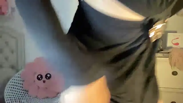 Ts glamxxxx online show from September 10, 2025, 11:59 pm