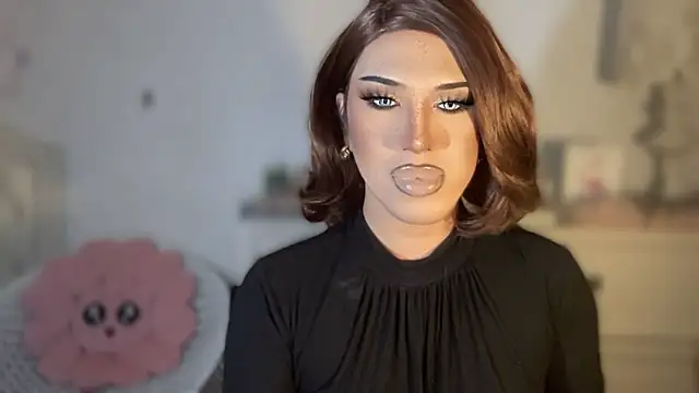 Ts glamxxxx online show from October 15, 2025, 12:20 am