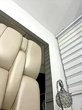 ALISSON FOXXX1 online show from September 28, 2025, 12:45 pm