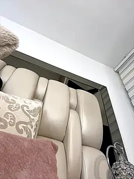 ALISSON FOXXX1 online show from October 21, 2025, 8:52 pm