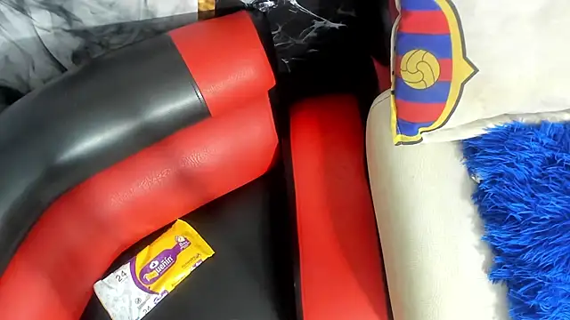 miacam-hot online show from November 19, 2025, 3:45 pm