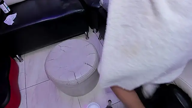 miacam-hot online show from October 2, 2025, 12:19 pm