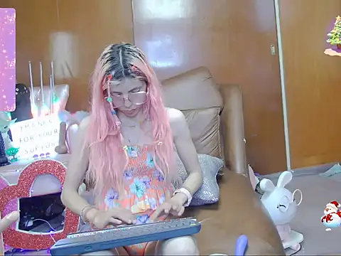 Skinygirl online show from October 18, 2025, 12:34 am