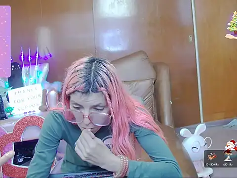 Skinygirl online show from September 25, 2025, 9:43 pm