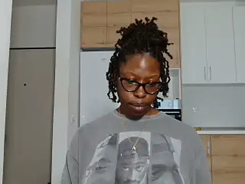 Snapshot of MadamIndigo chatting on January 14, 2026, 11:25 am MadamIndigo online show from January 14, 2026, 11:25 am