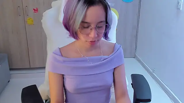 Anto herrera online show from September 11, 2025, 1:27 am