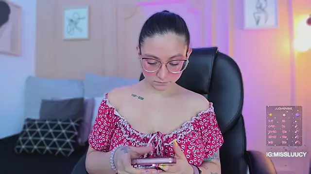 lucy neil online show from March 13, 2026, 2:38 am