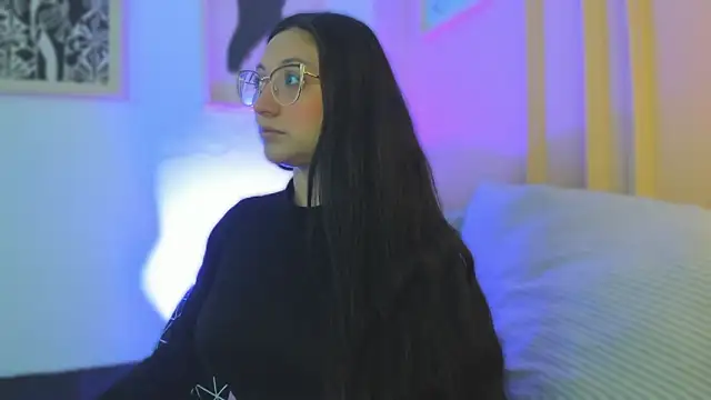 lucy neil online show from February 28, 2026, 2:33 am