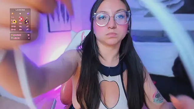 lucy neil online show from March 5, 2025, 10:21 pm