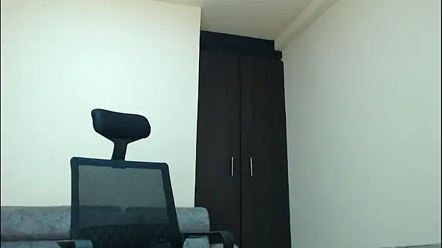 cowboyht online show from November 30, 2025, 8:09 pm