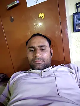 Snapshot of Maneeshpoppy chatting on April 4, 2026, 2:12 pm Maneeshpoppy online show from April 4, 2026, 2:12 pm