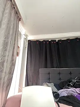 vaness weet online show from December 15, 2025, 7:20 pm