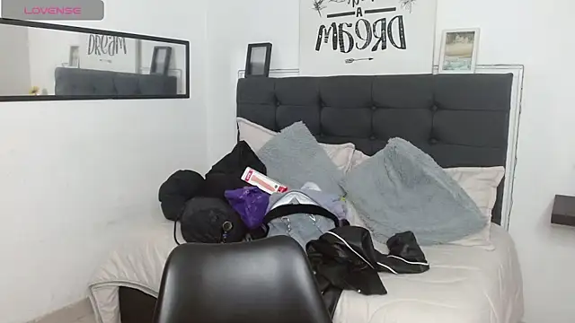 vaness weet online show from October 9, 2025, 7:58 pm