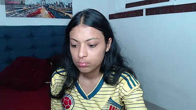 Snapshot of vaness_weet chatting on July 7, 2026, 1:58 pm vaness weet online show from July 7, 2026, 1:58 pm