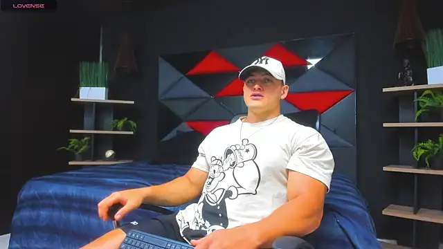 Leonsmoron online show from May 22, 2026, 12:19 am