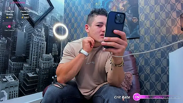 Leonsmoron online show from November 14, 2025, 11:30 pm