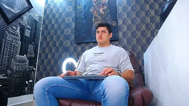 Leonsmoron online show from March 30, 2026, 2:02 am