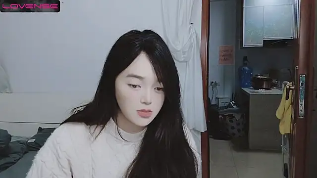 QiuPeiPeimmm online show from March 18, 2025, 2:06 pm