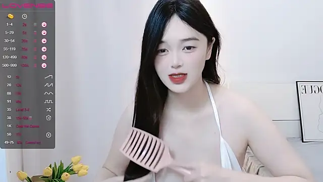 QiuPeiPeimmm online show from March 6, 2025, 1:57 pm