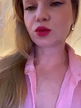 Lady  Maria online show from October 15, 2025, 3:53 pm