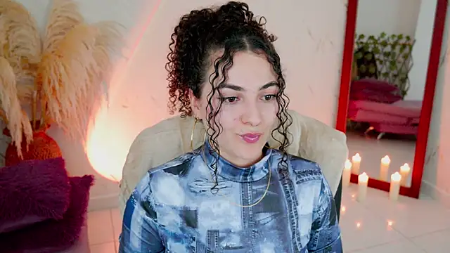 Snapshot of merida_bell18 chatting on April 23, 2026, 11:17 pm merida bell18 online show from April 23, 2026, 11:17 pm