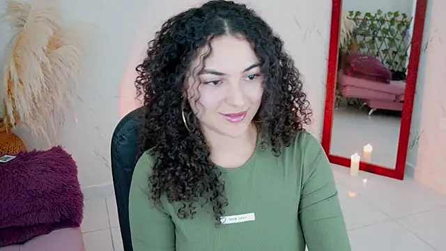 Snapshot of merida_bell18 chatting on April 26, 2026, 8:50 pm merida bell18 online show from April 26, 2026, 8:50 pm
