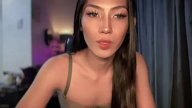 Bella Gordon online show from October 14, 2025, 7:36 pm