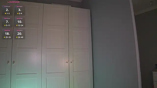 -JuicyMolly- online show from September 25, 2025, 4:24 pm