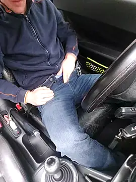 Xcoquinx online show from February 12, 2026, 8:47 am