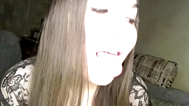 Var Kiss online show from March 8, 2025, 3:24 pm