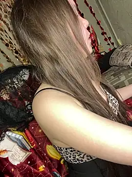 Snapshot of Var_Kiss chatting on April 25, 2026, 4:48 pm Var Kiss online show from April 25, 2026, 4:48 pm