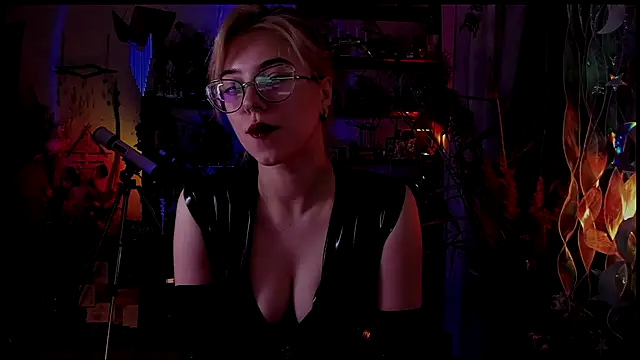 Scarlett Wanner online show from December 4, 2024, 8:23 pm