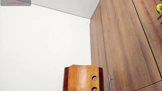 Bessie32 online show from April 11, 2026, 10:41 am